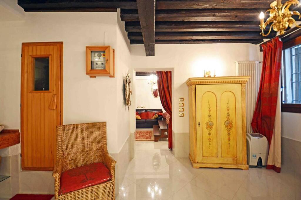 Zattere Cottage Close To Guggenheim Венеция Экстерьер фото